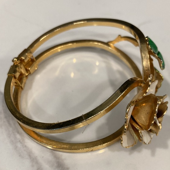 Vintage Giovanni Gold Tone Bracelet - Picture 3 of 4